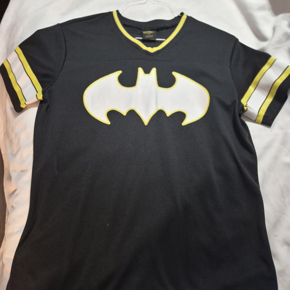 Batman Black and Yellow Logo Tee Size S